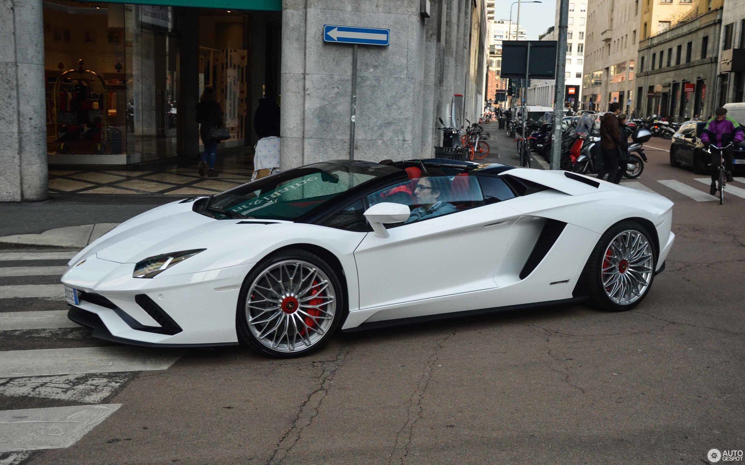 Aventador LP740-4 S Roadster