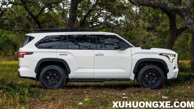 Chi tiết Toyota Sequoia 2023 - mẫu SUV 7 chỗ thay thế Land Cruiser