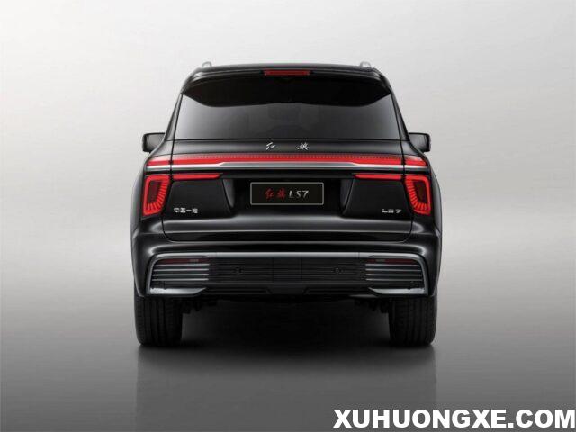 Hongqi LS7 2023 có phần đuôi xe chưa cân xứng thiết kế tổng thể.