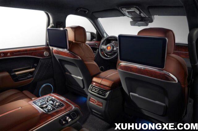 Hongqi LS7 2023 có tổng cộng 3 màn hình giải trí.