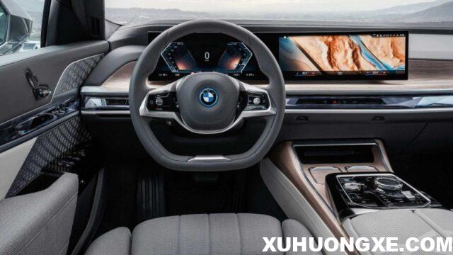 BMW i7 2023 sử dụng vô-lăng D-Cut.