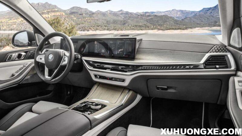 BMW X7 2023 có ghế ngồi rộng rãi.