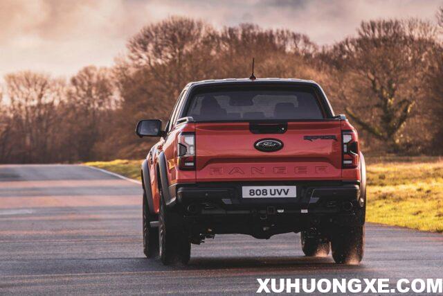 Đuôi xe Ford Ranger Raptor nhiều cải tiến.