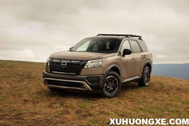 Nissan Pathfinder 2023 có lưới tản nhiệt quen thuộc.