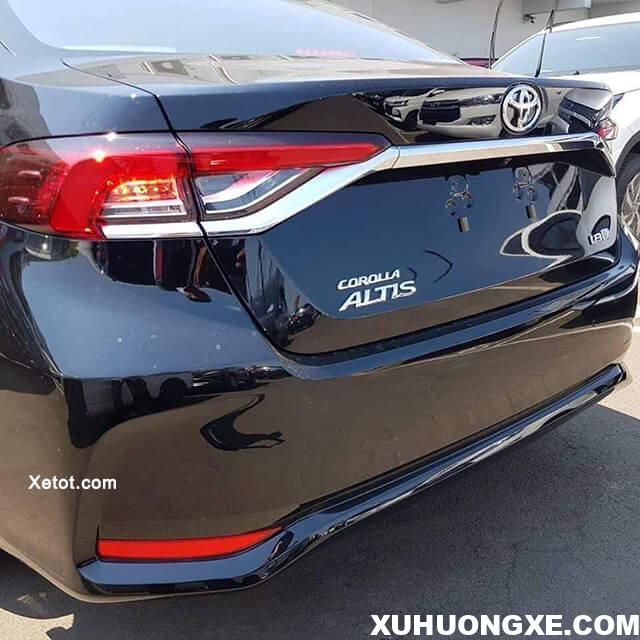 duoi-toyota-corolla-altis-gr-sport-2020-muaxegiatot-vn