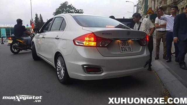 duoi-xe-suzuki-ciaz-2020-2021-muaxegiatot-vn