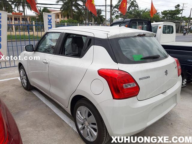 duoi-xe-suzuki-swift-gl-2020-muaxegiatot-vn