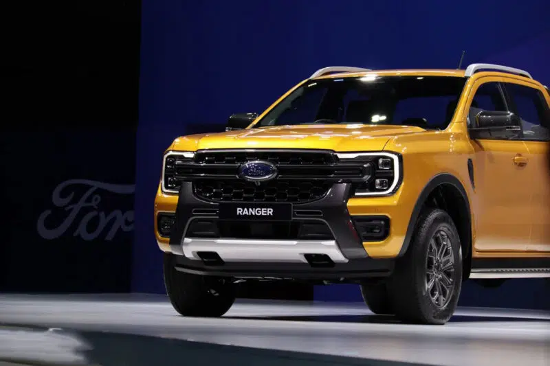 Đầu xe Ford Ranger 2023 thay đổi mạnh mẽ.