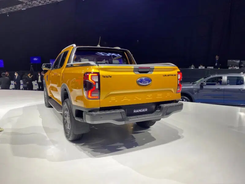 Đuôi xe Ford Ranger 2023 được cải tiến.