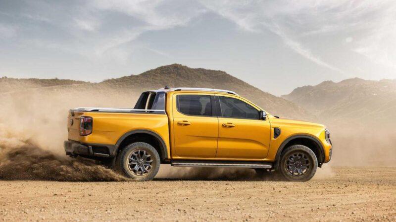 Ford Ranger 2023 giữ nguyên động cơ.