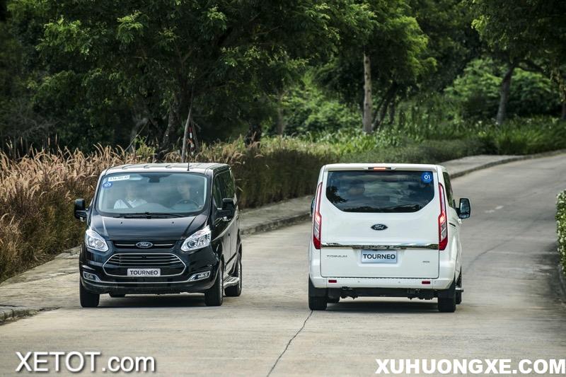 gia-xe-ford-tourneo-2021-xe-7-cho-xetot-com-1