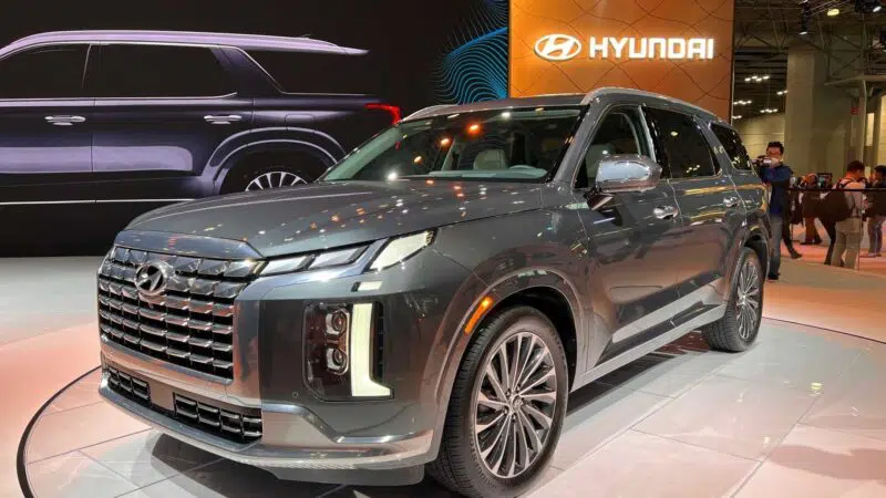 Hyundai Palisade 2023 thay đổi nhẹ.