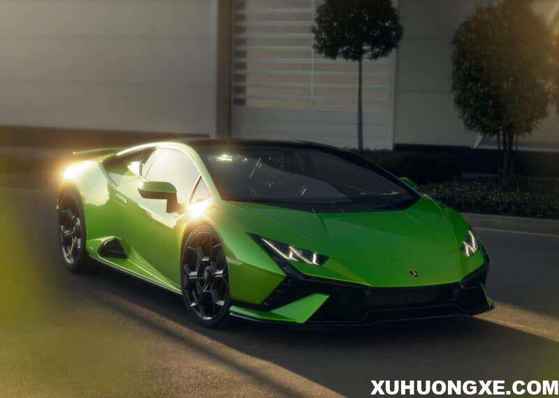 Lamborghini Huracan Tecnica 2022 sẽ mang đến trải nghiệm thú vị cho người dùng.