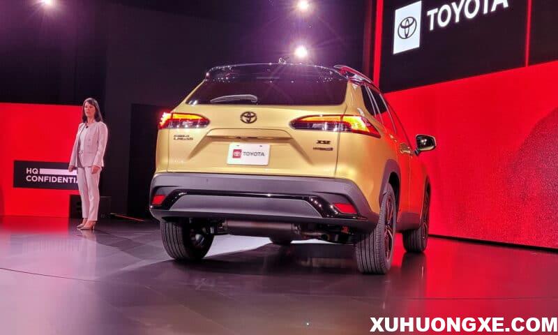 Toyota Corolla Cross 2023 với đuôi xe quen thuộc.