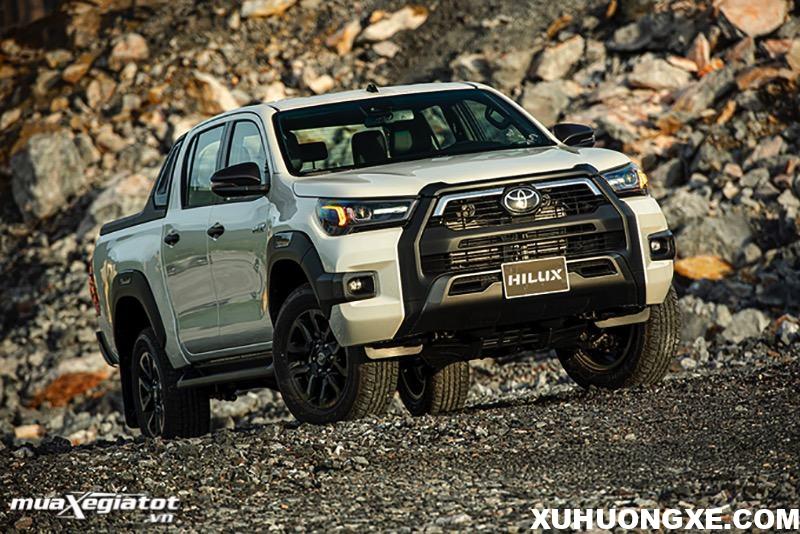 gia-xe-toyota-hilux-2020-2021-muaxegiatot-vn