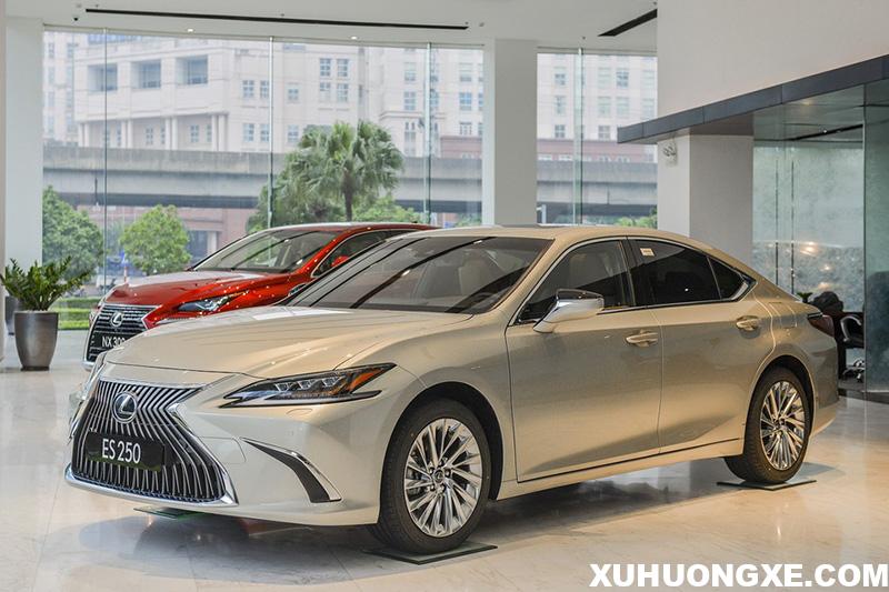 Lexus ES Top 10 sedan hạng sang cỡ trung tốt nhất năm 2021