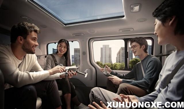 Muaxegiatot vn Hyundai Staria khong gian khoang hanh khach