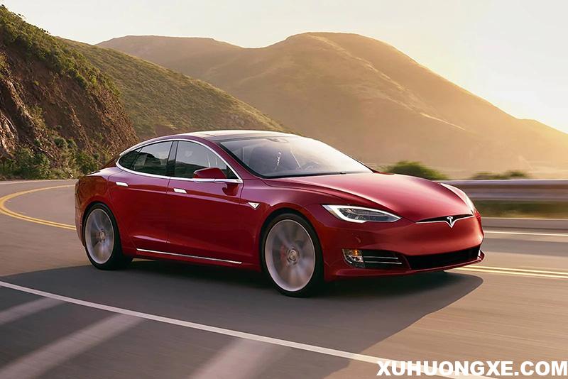 Tesla Model S Top 10 sedan hạng sang cỡ trung tốt nhất năm 2021